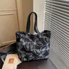 Bolsa Feminina Transfronteiriça 2026 Nova Primavera/Verão com Toque de Luxo, Moderna e Fashion, Requintada e Super Popular, Bolsa de Ombro/Axila Tote
