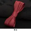 Fita de Borda com 1,5 cm de Largura 60% de Desconto Viés Cortado a Fio Sem Ferro Tira de Pesponto Tecido Similar a Seda Acetinada para Acabamento de Cheongsam e Bordas de Roupa