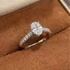 Anel de Ouro Real Banhado Livro Vermelho Pequeno Venda Quente Pedra Principal Oval Anel Cheio de Diamantes Feminino Luxo Leve Anel de Noivado com Diamante Dropshipping