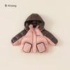 Frete Grátis Roupa Infantil Jaqueta de Penas para Crianças Penugem de Pato Branco Cor Color Block Capuz Casual Três Provas Top para Bebê Menina