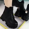 Botas de Couro Macio com Solado Grosso para Aumentar a Altura para Mulheres 2025 Outono e Inverno Novo Visual Emagrecedor Botas Curtas à Prova de Frio com Forro de Lã Botas de Algodão para Mulheres