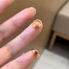 Aretes de plata de ley S925 bañados en oro de 18 quilates, con circonitas de color rojo granate, versátiles para el uso diario, lujo ligero con un toque de alta gama