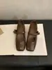 Sapatos de salto alto Chuyuji estilo francês em couro macio, retrô, elegantes, bico quadrado pequeno, salto grosso, Mary Jane Vento da Noite Vermelho com tira de fivela