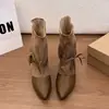 Botas de diseño botines pierna de pantalón de mujer apiladas punta fina con cordones 20267cm otoño nicho plisadas tacón oculto botas estilo nuevo