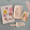 Conjunto de talheres descartáveis para bolo de aniversário faca e garfo de plástico de grau alimentício combinação de prato de papel quatro em um talheres para bolo