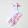 Calcetines de Yoga para Mujer de Media Pantorrilla con Pegamento Antideslizante Encaje de Hongo Bordado de Cereza Calcetines Profesionales para Entrenamiento Correr Pilates