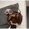 Bolsas Retro Esmeriladas Otoño e Invierno para Mujer 2025 Nueva Moda Bolso Cruzado Versátil Bolso de Mano Cuadrado Pequeño Exquisito Súper Popular