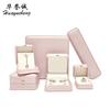 Caja para Collar de Perlas Rosa Claro Foco Anillo de Cintura Colgante Pulsera Caja Se Puede Añadir con Logo Caja para Pulsera de Perlas Caja de Regalo
