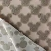 Base rosa com jacquard bicolor grande do Mickey em tecido de lã de cordeiro, jacquard tridimensional em relevo, casaco de roupa de desenho animado