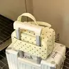2026 Nova Bolsa de Maquiagem Portátil de Mão com Bolinhas PU Fina e Leve, Bolsa Simples de Grande Capacidade para Armazenamento de Diversos