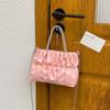 2023 Nueva Llegada Otoño Bolso de Mano Plisado de Moda Bolso de Hombro Cruzado con Textura Bolso Cuadrado Pequeño para Mujer con Cadena