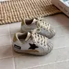 Nuevo Estilo de Otoño Zapatos de Lona con Estrella y Concha en la Cabeza para Niños y Niñas Zapatos de Suela Suave Antideslizantes Versátiles para Gateadores y Niños Pequeños Zapatos para Caminar