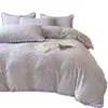 Juego de Cama Grueso de Cuatro Piezas de Terciopelo de Leche Tallado Estilo Francés para Invierno, Sábana y Funda de Edredón de Franela Floral Desgastada, Juego de Tres Piezas para Dormitorio
