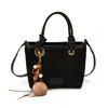 Bolso pequeño cuadrado único, elegante, casual, simple, personalizado, retro, nuevo de otoño 2025 para mujer, bolso de hombro y bandolera