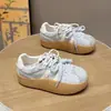 Zapatillas de entrenamiento alemanas de suela gruesa, mocasines para mujer, zapatillas casuales con cordones nuevos de otoño 2026, modernas, ligeras, versátiles y duraderas para mujer