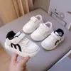 Zapatos para niñas, zapatillas infantiles, blancos, nueva colección de otoño 2026, muy elegantes, para niñas mayores, de suela blanda, ligeros y casuales