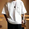 2026 Nova Camiseta de Trabalho Estilo Retrô Japonês para Homens com Mangas Bufantes em Camadas, Gola Redonda para Uso Externo, Top de Manga Curta com Bolso 3D para o Verão
