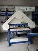 Escovamento Automático com Grão Reto da Superfície do Chassi de Chapa Metálica Escovamento Automático do Chassi de Aço Inoxidável com Efeito de Grão Reto Escovamento Automático