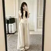Conjunto de Duas Peças Moda Simples Estilo Preguiçoso Cor Bege para Mulheres Verão Top de Manga Curta com Ajuste na Cintura Calças Casuais de Pernas Largas para Mulheres