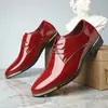 Zapatos de cuero formales de negocios para hombre, nuevos, de frontera, simples, superficie brillante, zapatos casuales para hombre, de caña baja, moda, versátiles, zapatos de cuero 1876