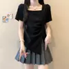 Blusa Juvenil Elegante de Verano 2026, Estilo Nuevo, Cuello Cuadrado, Adelgazante, Dobladillo Irregular, Manga Corta