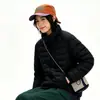 Outono/Inverno 2026 Novo Casaco de Algodão Leve com Gola Alta para Casal Jaqueta Curta Casual Feminina com Punhos Canelados Roupas de Outerwear Quentes