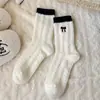 Calcetines Térmicos Gruesos de Invierno para Mujer con Lazo de Color Contrastante, Estilo Japonés, Adecuados para Uso al Aire Libre, a Prueba de Frío, Calcetines de Media Pantorrilla para Dormir en Casa