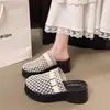 Primavera de 2026 Nova Faixa de Cabeça com Trama Vazada Meia Pantufa Sandálias Fashionáveis Confortáveis com Solado Grosso Calçados Femininos Transfronteiriço