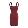 Vestido strapless puro e sexy estilo francês, novo modelo de verão 2026, elegante e modelador, vestido curto justo ao corpo