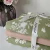 Conjunto de quatro peças em gaze de grau A, seguro para bebês, com uma gaze dupla camada aerada, ultrassuave e com design estampado
