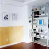 Estante de Livros Criativa Ajustável de Chão ao Teto com Painel de Pegboard Prateleira de Armazenamento Múltiplos Camadas Minimalista