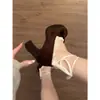 Zapatos de Tacón Alto Gruesos Estilo Retro Color Café Reina para Mujer, Nuevos 2025 Primavera y Otoño Versátiles que Aumentan la Altura y Combinan con Faldas