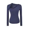 Camiseta Ajustada de Manga Larga con un Hombro Descubierto Estilo Chica Picante para Mujer Otoño Gris Corte Delgado Favorecedora Capa Base Estilo Puro Deseo Top Versátil