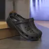 Nuevos zuecos clásicos de suela gruesa para mujer, sandalias antideslizantes para enfermeras, pantuflas de suela blanda para uso en exteriores, sandalias de playa para mujer