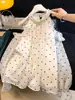 Blusa de Gasa con Lunares, Cuello Halter, Estilo Francés, Deseo Puro, Perla, para Mujer con Sentido del Diseño, Top de Lunares con Volantes, Hombros Descubiertos A10855