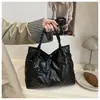 Bolso de Hombro Tote de Color Sólido Texturizado de Gran Capacidad, Nuevo 2025, Casual, Moderno, Simple, Plegado, Tejido, Correa de Hombro, Debajo del Brazo, Hombro Único