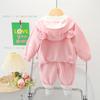 Macacão de bebê feminino de primavera novo de três peças moderno estiloso 2024 casaco de coelho macacão de roupa infantil estilo coreano primavera e outono