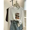 Camiseta de moda versátil estilo coreano para mujer con cuello redondo, diseño de algodón de copo de nieve y corte ajustado, perfecta como capa base para otoño