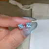 Pendientes de Plata de Ley S925 con Diamante Azul de Cuatro Garras para Mujer, Estilo Vintage de Lujo Ligero, Pendientes de Diseño de Nicho de Alta Gama, Populares en Xiaohongshu
