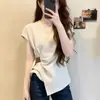 Camiseta irregular estilosa de manga curta com decote V para tamanhos grandes, novo estilo de verão para mulheres plus size, acinturada, emagrecedora, top ultra-fada e deslumbrante para mulheres