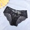 Ropa interior de encaje para mujer Comercio exterior Ropa interior de cobertura media de glúteos Tangas sexys y cómodas de encaje para mujer