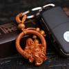 Chaveiro de madeira de pêssego Xiaoyao Buddha para atacado, pingente tridimensional para chaveiro de carro, suporte, lote misto LTK07