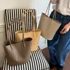 Bolso tote tejido vintage estilo coreano, bolso de hombro casual diario de gran capacidad para ir al trabajo, bolso de axila versátil de alta gama y elegante