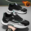 Sapatos Masculinos Populares de Algodão 2025 Inverno Novos Quentes Espessados à Prova de Frio Antiderrapantes Sapatos Esportivos Modernos Versáteis Sapatos de Pai