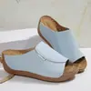 Pantuflas Casuales de Plataforma Gruesa de Talla Grande Transfronterizas para Mujer 2025 Nuevas Tiras Anchas Simples y de Moda Pantuflas de Cuña con Boca de Pez
