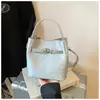 Bolsa Feminina Super Tendência Estilo Nicho 2026 Nova Versátil Bolsa Transversal Exquisite Pequena Bolsa Tote para Saídas Bolsa de Mão Bolsa Saco