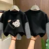 Camiseta listrada de manga comprida para meninas, novo estilo outono 2026, camiseta básica de algodão puro para crianças meninas, top para crianças maiores