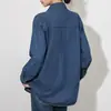 Foto Real de Chaqueta Camisa de Mezclilla Lavada para Mujer, Corte Holgado, Nueva Moda Otoño 2025, Top Versátil, Ropa Exterior de Manga Larga Adelgazante