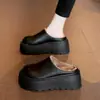 Sapatos Birkenstock de sola grossa pantufas peludas para mulheres uso externo 2026 novo modelo meias-pantufas de bico fechado para pessoas baixas aumento de altura pantufas de algodão peludo