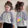 Camiseta de Manga Larga para Niña Otoño e Invierno 2025 Nueva Infantil con Bloques de Color Dibujos Animados Top Elegante para Niñas Mayores